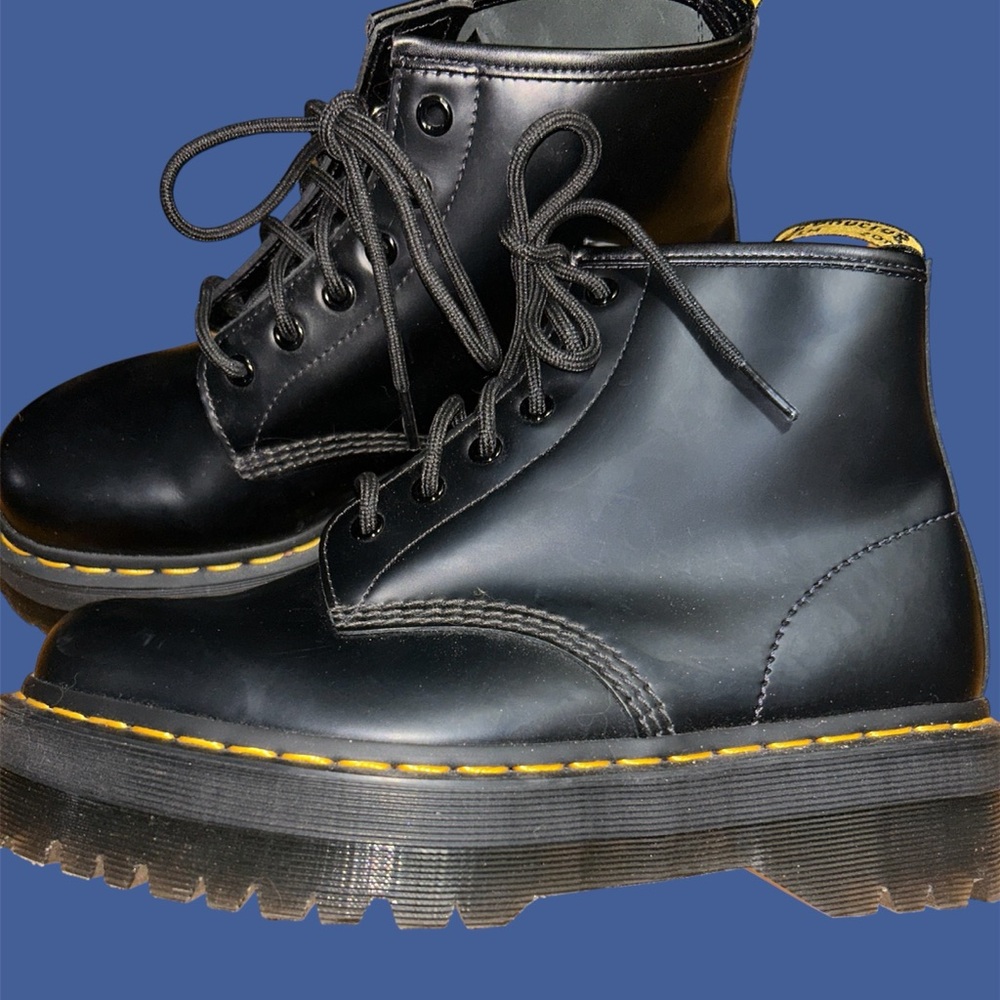 DR. MARTENS LEATHER PLATFORM ANKLE BOOTS
